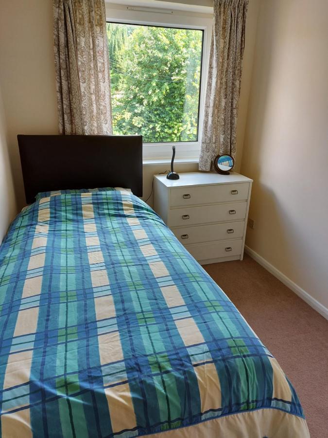 Tranquil Northampton Retreat Holiday home
