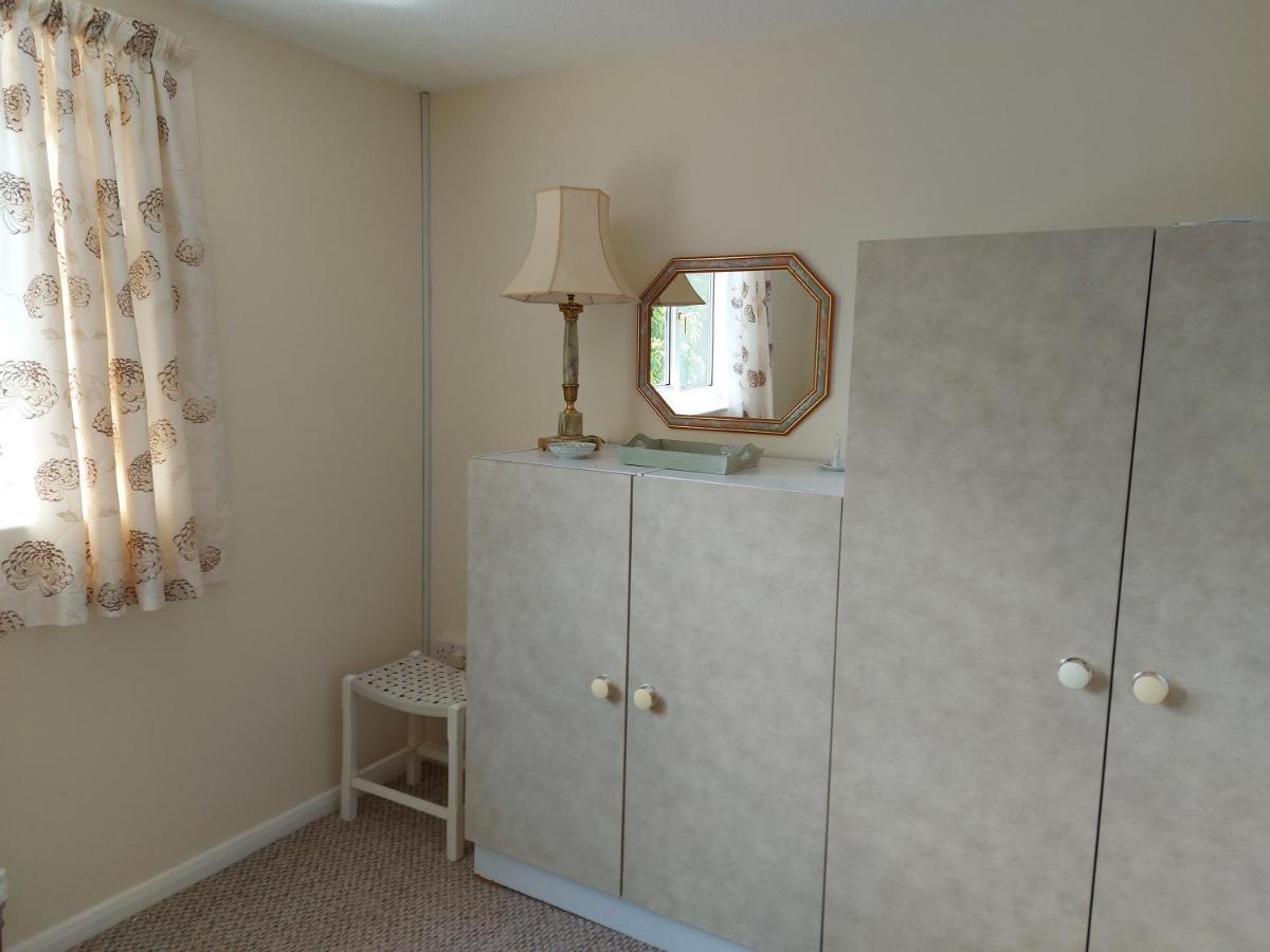 Tranquil Northampton Retreat Holiday home Blisworth